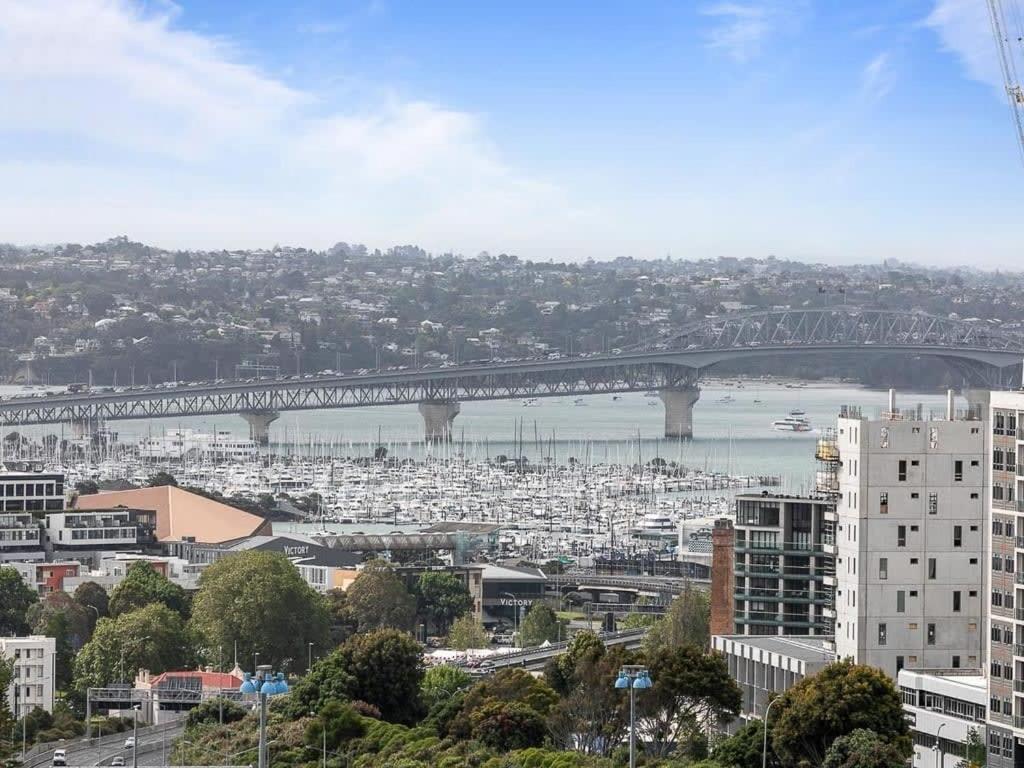 Beautiful Sky Tower View Home Near K' Road W/ Free Parking Auckland Luaran gambar