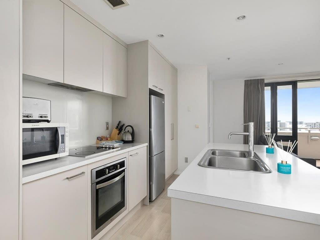 Beautiful Sky Tower View Home Near K' Road W/ Free Parking Auckland Luaran gambar